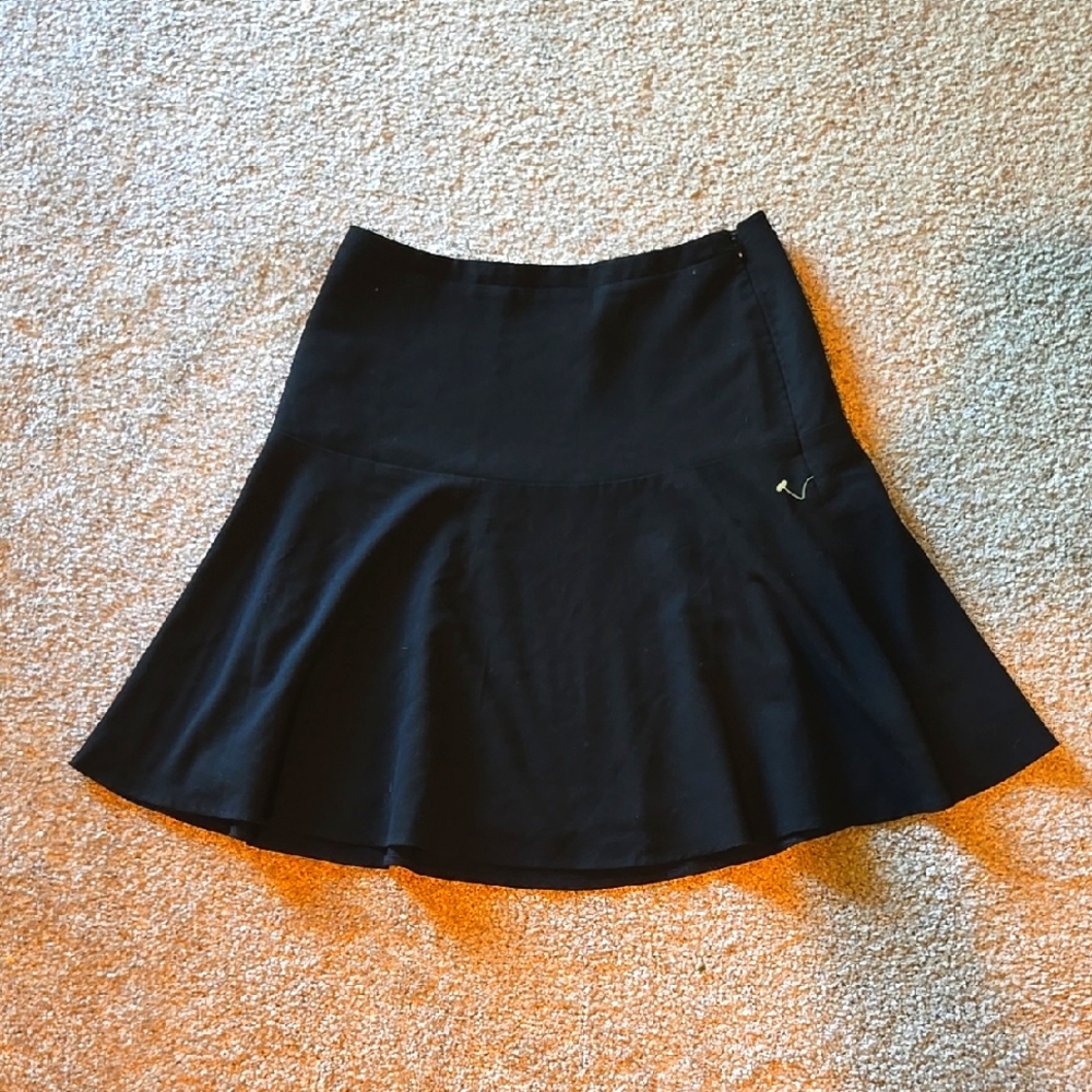 White House Black Market Women's Black Flare Skirt Size 4 🖤🖤